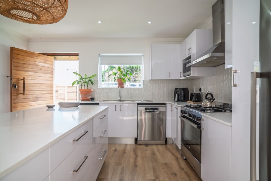 To Let 3 Bedroom Property for Rent in Milkwood Park Western Cape